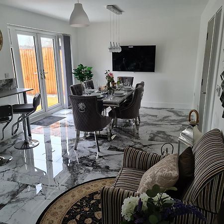 Sav 5 Bed Luxury Detached House In Leicester Humberstone Exteriör bild